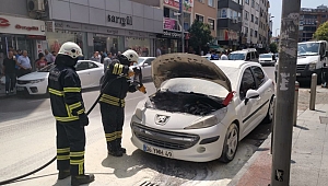 Yeni Çarşı’daki araç yangını korkuttu