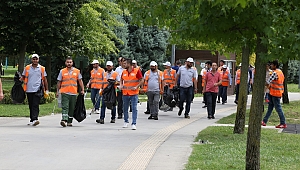 Başsavcı ve hükümlüler temizlik yaptı
