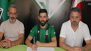 Bizim Okan Sakaryaspor'a imzaladı