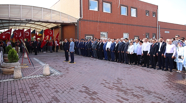 Çayırova Zafer'i kutladı