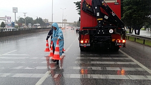 Ekipler yağış boyunca teyakkuzdaydı