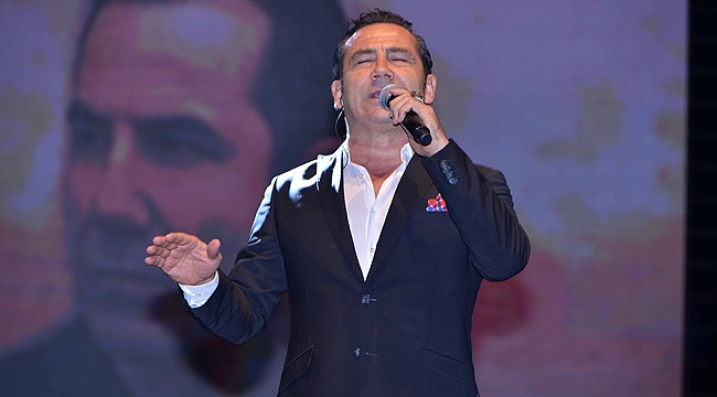 Ferhat Göçer izleyenleri coşturdu