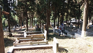 Gebze mezarlıkları bayrama hazır