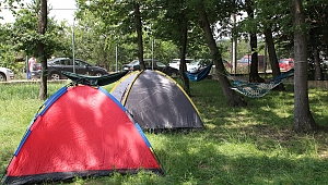 Kamp tutkunları için biçilmiş kaftan