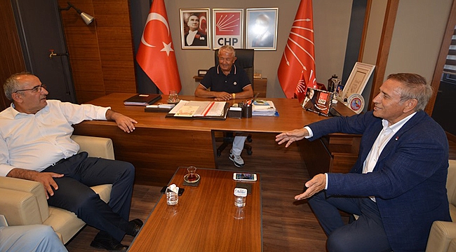 Kaya'dan CHP Kocaeli'ye ziyaret