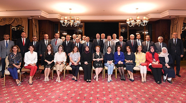 Kaymakamlar için veda yemeği
