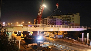 95 tonluk üst geçit montajlandı