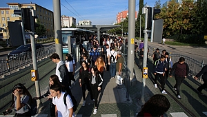 Akçaray’a öğrencilerden büyük ilgi