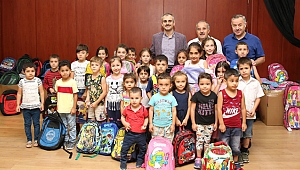 Çayırova'da bin öğrenciye kırtasiye yardımı
