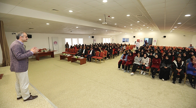 Çiftçi'den öğrencilere nasihat: 'Çok çalışın'