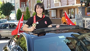 Gururumuzsun Merve Azak