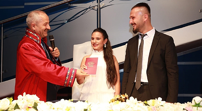 Özel tarihe özel nikah