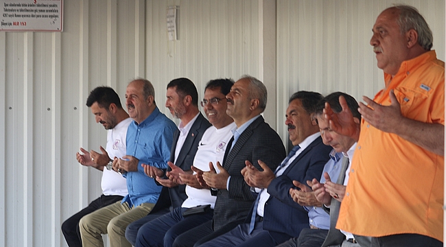 Protokolde şampiyonluk duasına 'Amin' dedi