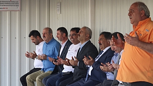 Protokolde şampiyonluk duasına 'Amin' dedi