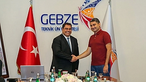 Rektör Aslan önemli ismi konuk etti