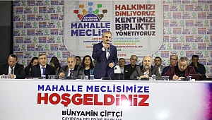 Bünyamin Çiftçi, halkla iç içe