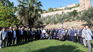 Büyükakın ve ekibi Gebzeli muhtarları dinledi