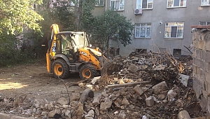 Darıca’daki çöp ev imha edildi