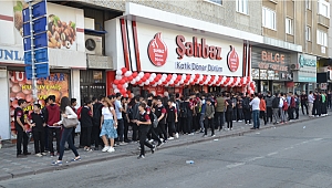 Gebze'de bedava döner izdihamı