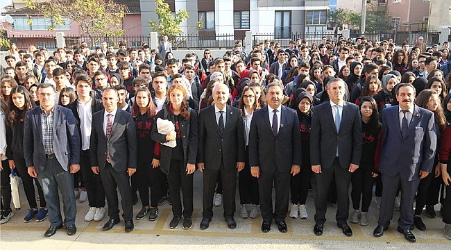 Güler ve Büyükgöz öğrencilerle buluştu