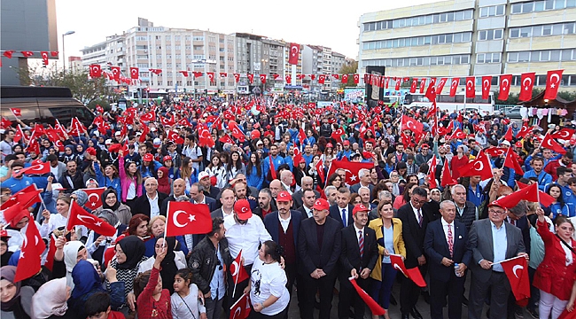 Kocaeli, cumhuriyet için tek yürek oldu