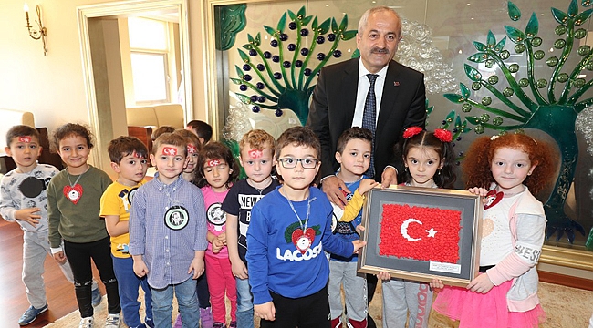 Minik yüreklerden Büyükgöz'e anlamlı hediye