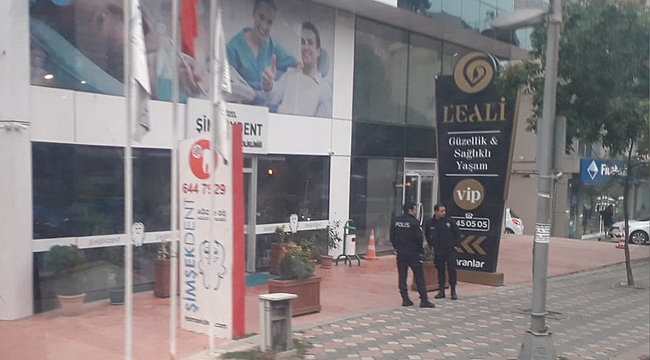O dişçinin önüne polis güvenliği