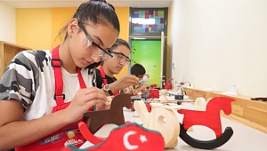 Öğrenciler kendi oyuncaklarını tasarlıyor