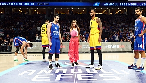 Pembe Top Bensu Soral’da