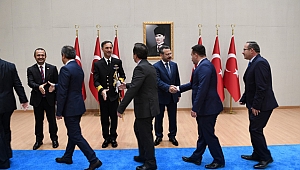 Vali Aksoy, tebrikleri kabul etti