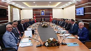 Vali ve kaymakamlar değerlendirme için toplandı