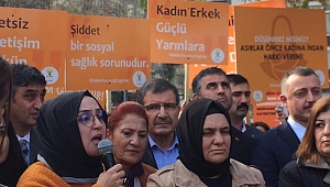 AK Kadınlar şiddete karşı yürüdü