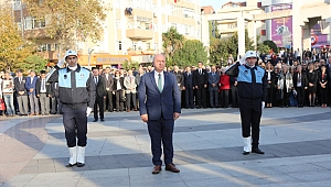 Atatürk Darıca'da saygıyla anıldı