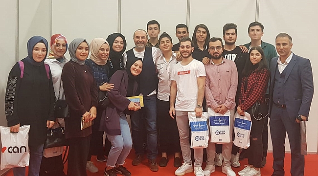 Darıca Belediyesi gençleri TÜYAP’a götürdü