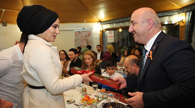 Göstermelik değil, gerçek kutlama