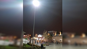 Kent Meydanı Işıl Işıl