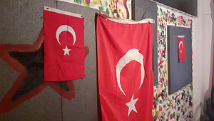 TEM Polisi, HDP Gebze'ye Türk Bayrağı astı