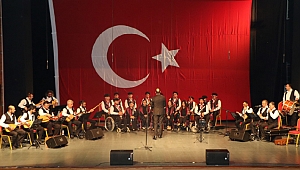 Türkülerle engellerini aştılar