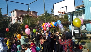 Yetim gülerse dünya güler