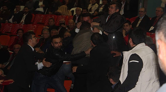 Darıca'daki CHP kongresinde kavga yaşandı