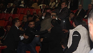 Darıca'daki CHP kongresinde kavga yaşandı