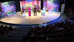 Darıcalı çocuklar tiyatro ile mutlu oluyor