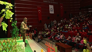 Gebzeli minikler tiyatroya doydu