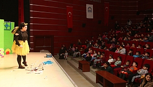 Gebzeli miniklerin tiyatro keyfi