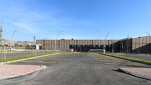 Kongre merkezinin otoparkına çevre düzenlemesi