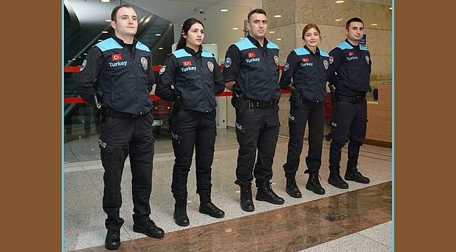 Pasaport Polislerinin üniformaları değişti