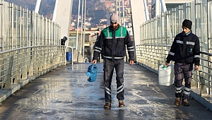 Yaya ve üst geçitlerde temizlik bakımı