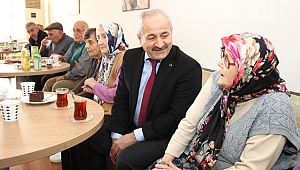 Büyükgöz'den huzurevi sakinlerine moral