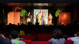 Çayırovalılar haftasonu tiyatro izledi