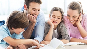 Çocuğunuzun arkadaşı değil, anne-babası olun